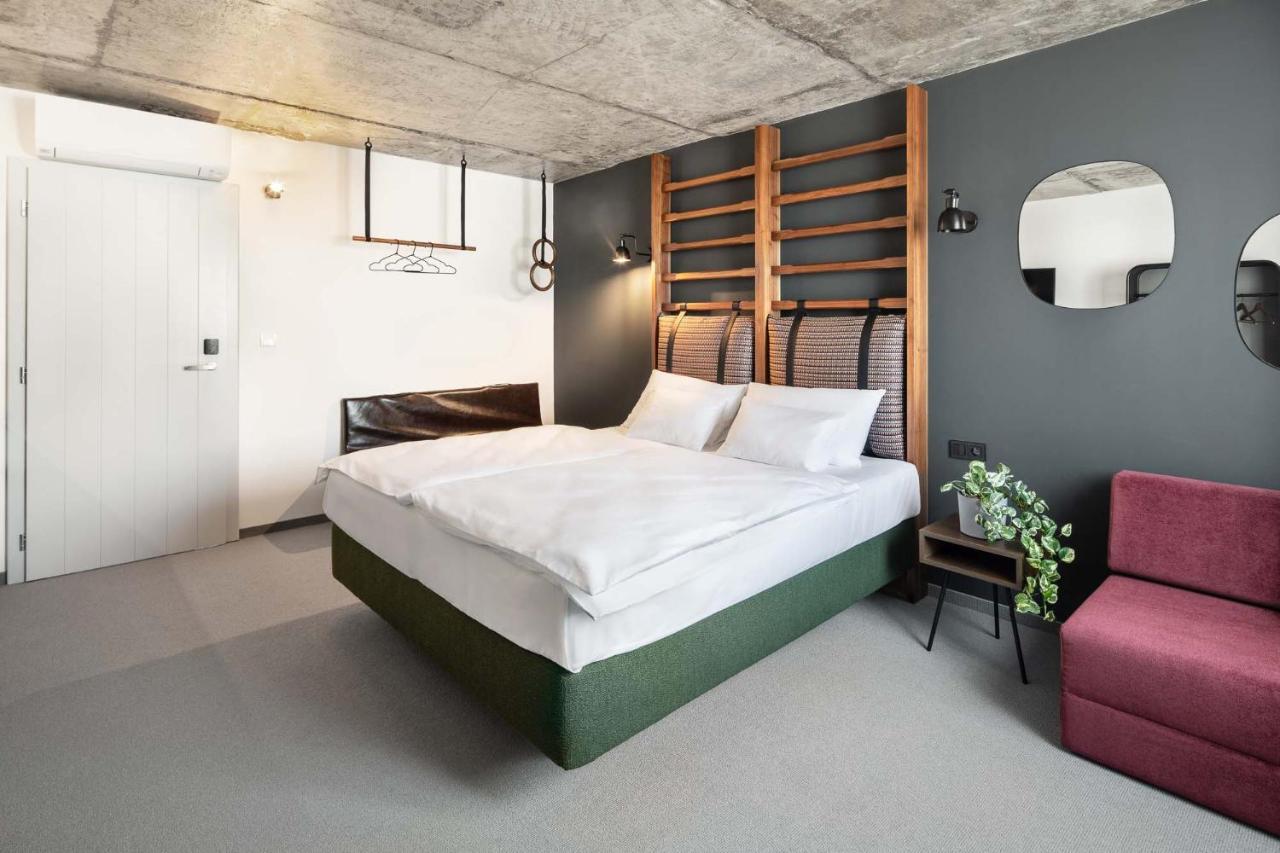 Boutique Hotel Mezi Svy Hradec Králové Екстериор снимка