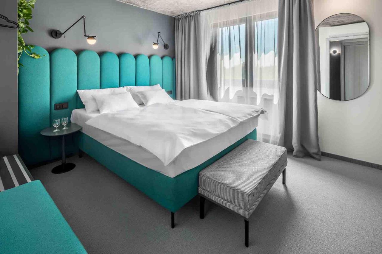 Boutique Hotel Mezi Svy Hradec Králové Екстериор снимка