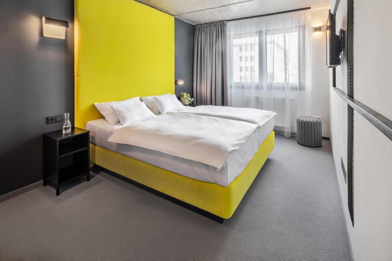 Boutique Hotel Mezi Svy Hradec Králové Екстериор снимка