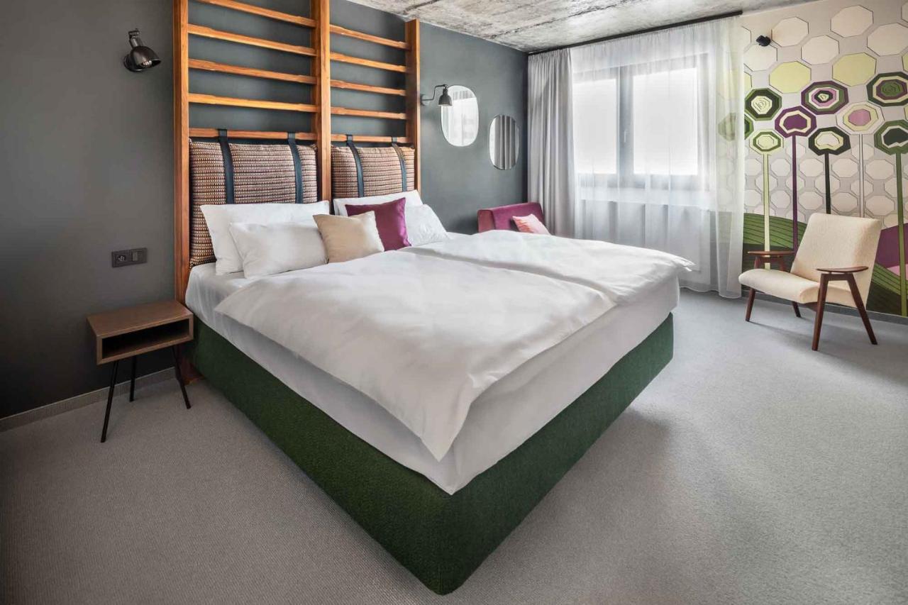Boutique Hotel Mezi Svy Hradec Králové Екстериор снимка