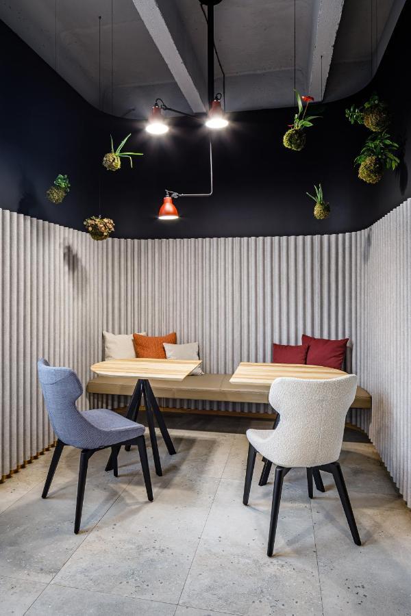 Boutique Hotel Mezi Svy Hradec Králové Екстериор снимка